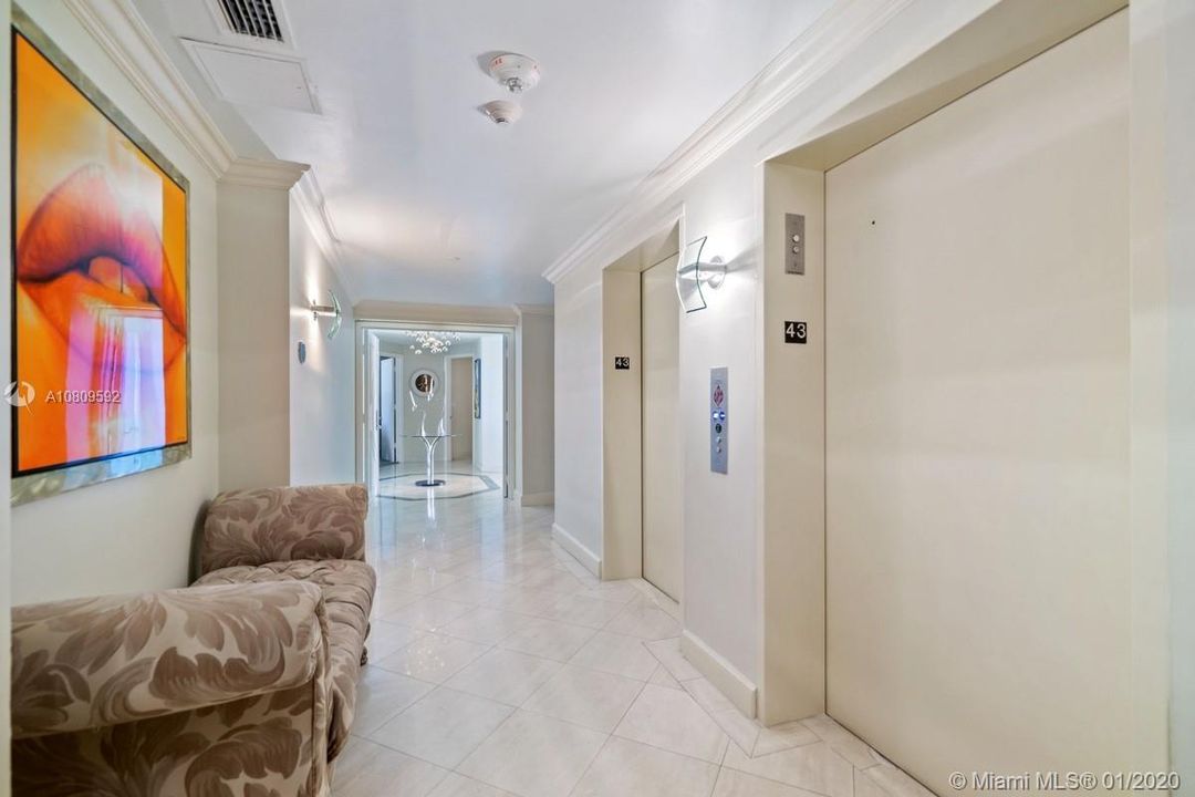 Recently Sold: $3,595,000 (2 beds, 2 baths, 2040 Square Feet)