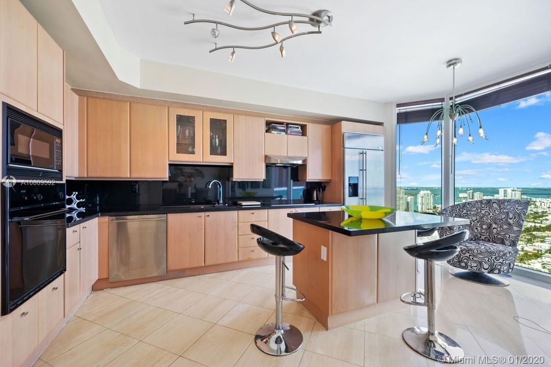 Recently Sold: $3,595,000 (2 beds, 2 baths, 2040 Square Feet)