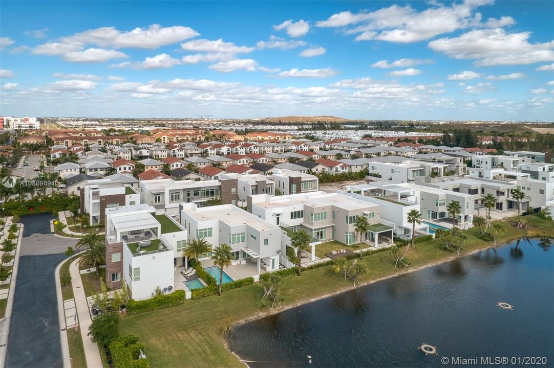 Recently Sold: $1,650,000 (4 beds, 5 baths, 3660 Square Feet)