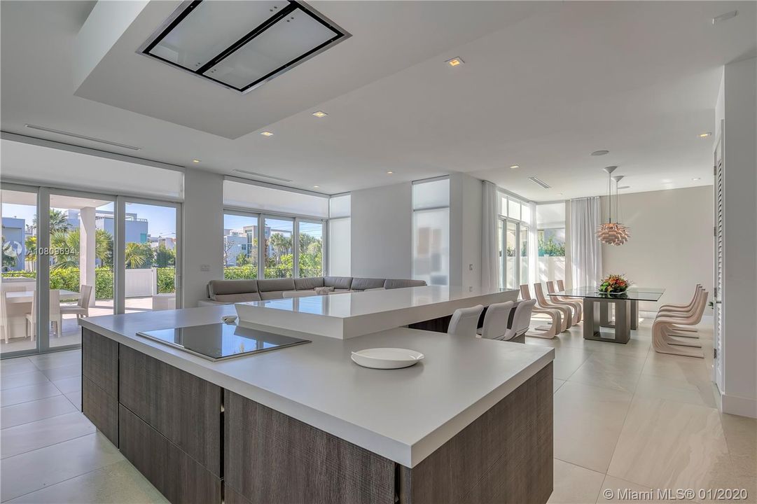 Recently Sold: $1,650,000 (4 beds, 5 baths, 3660 Square Feet)