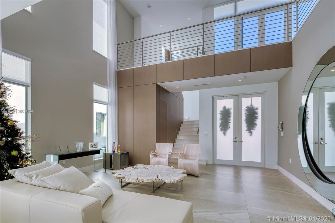 Recently Sold: $1,650,000 (4 beds, 5 baths, 3660 Square Feet)