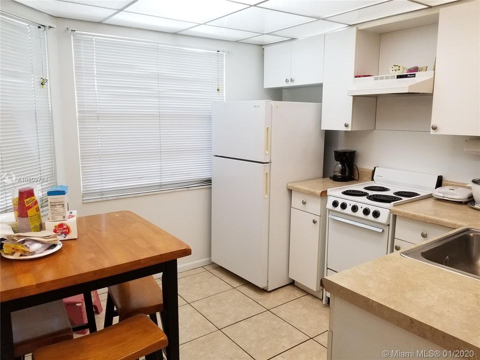 Vendido Recientemente: $90,000 (1 camas, 1 baños, 575 Pies cuadrados)