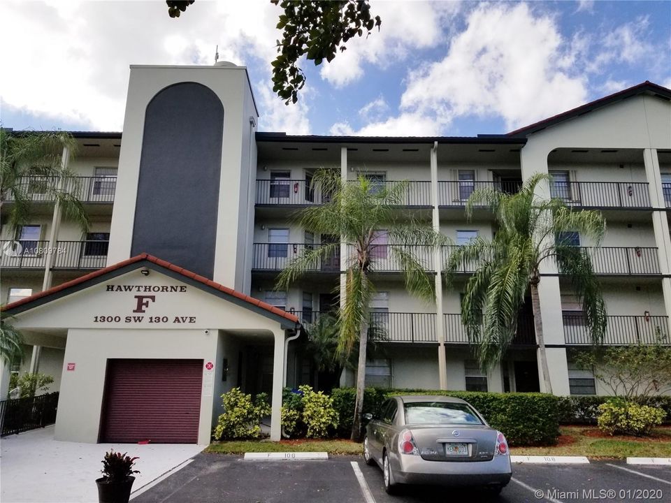 Recently Sold: $90,000 (1 beds, 1 baths, 575 Square Feet)