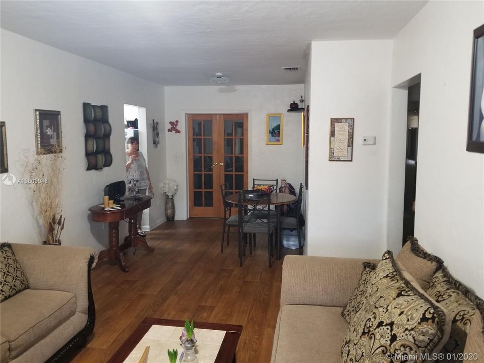 Vendido Recientemente: $290,000 (2 camas, 1 baños, 772 Pies cuadrados)