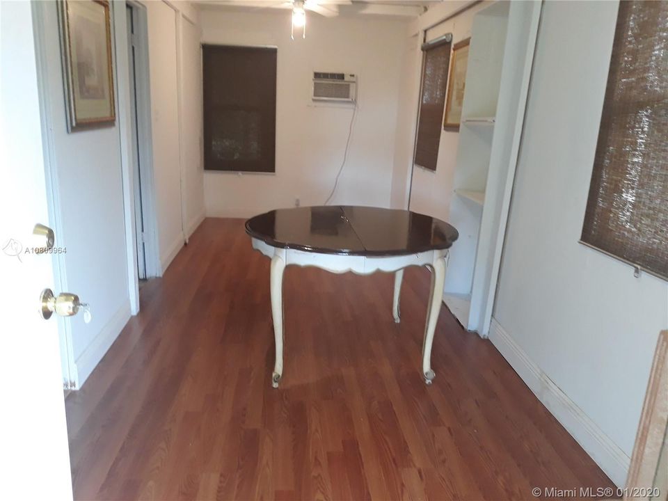 Недавно арендовано: $790 (1 спален, 1 ванн, 352 Квадратных фут)