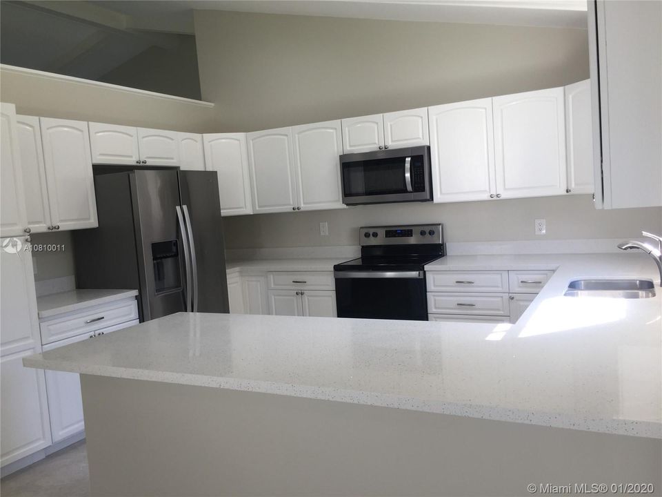 Vendido Recientemente: $299,900 (3 camas, 2 baños, 1334 Pies cuadrados)