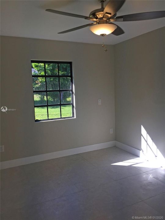 Vendido Recientemente: $299,900 (3 camas, 2 baños, 1334 Pies cuadrados)