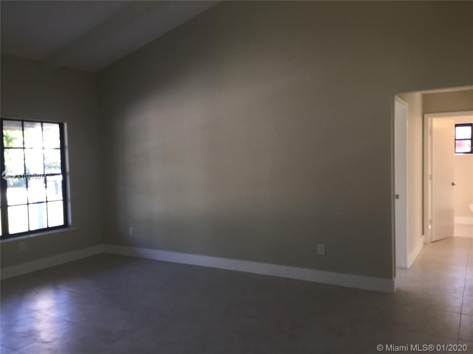 Vendido Recientemente: $299,900 (3 camas, 2 baños, 1334 Pies cuadrados)