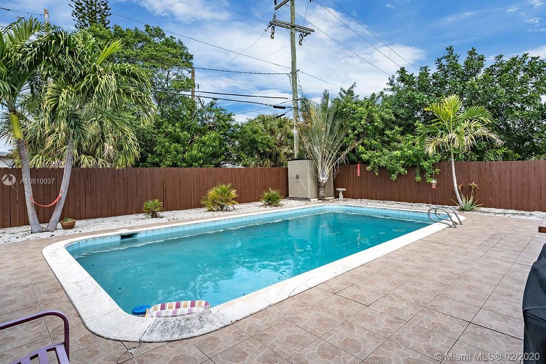 Недавно продано: $279,900 (2 спален, 2 ванн, 1292 Квадратных фут)