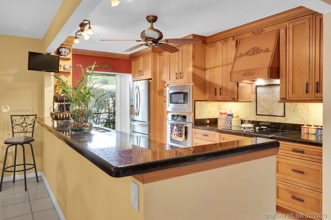 EXQUISITELY & SIMPLY GORGEOUS KITCHEN