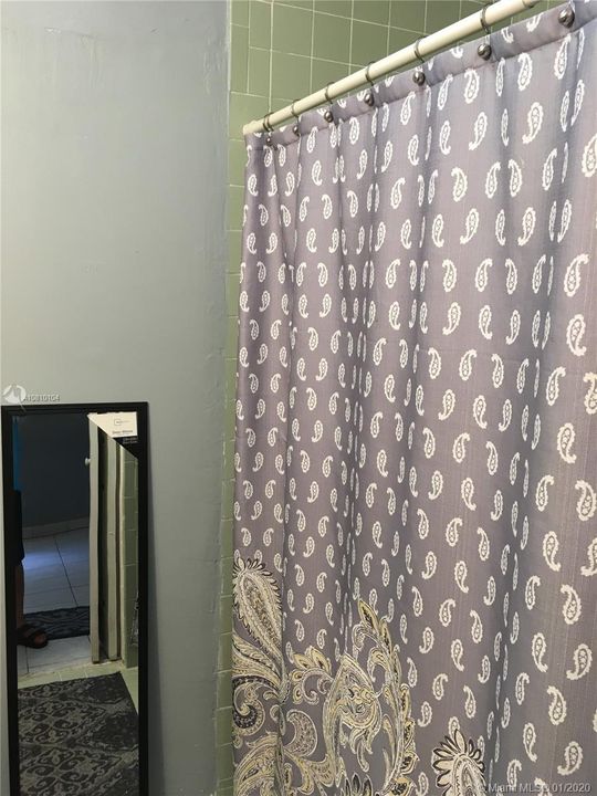 最近租的: $950 (1 贝兹, 1 浴室, 0 平方英尺)