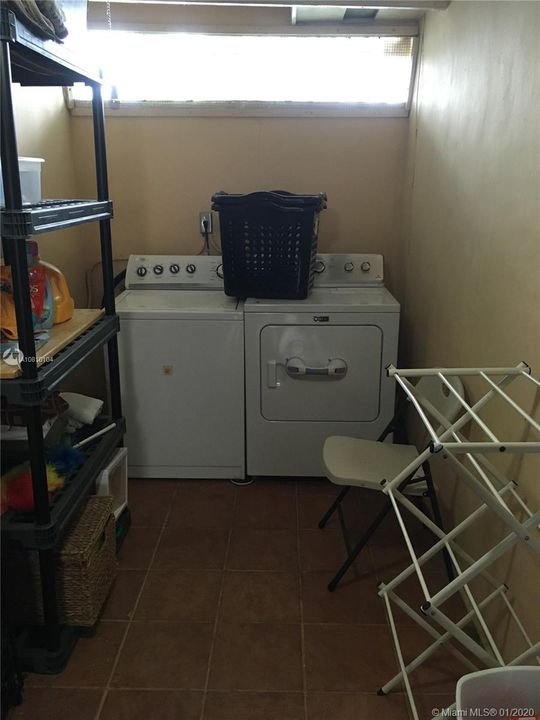 最近租的: $950 (1 贝兹, 1 浴室, 0 平方英尺)