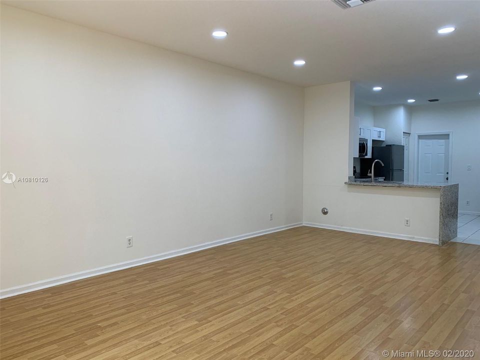 Recently Rented: $2,200 (2 beds, 2 baths, 1155 Square Feet)