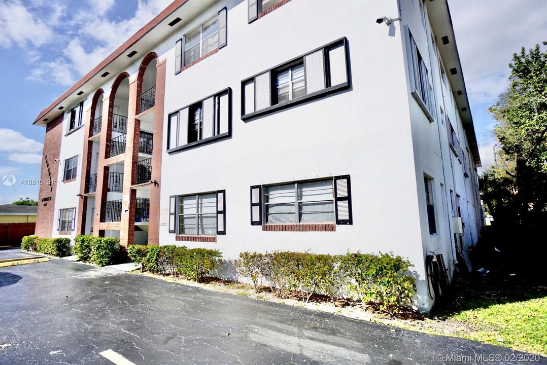 Recently Sold: $109,500 (1 beds, 1 baths, 640 Square Feet)