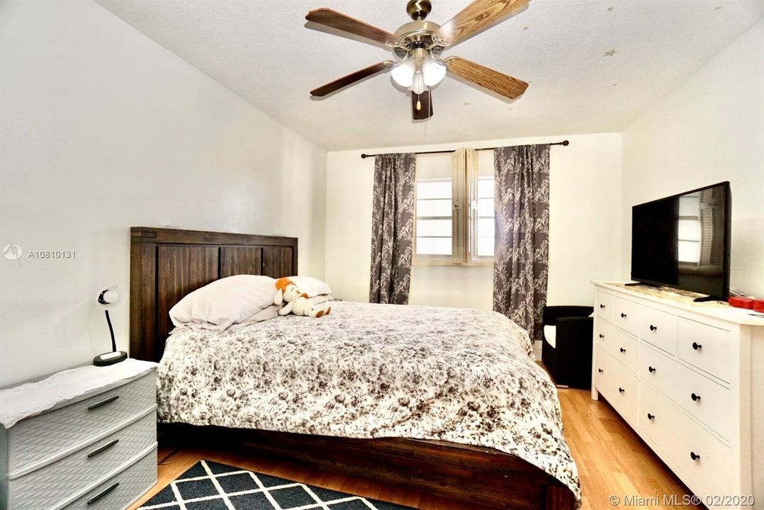Recently Sold: $109,500 (1 beds, 1 baths, 640 Square Feet)