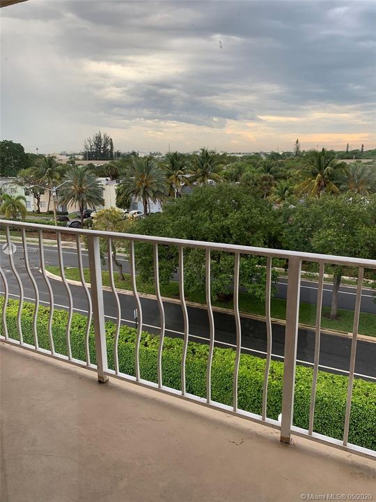Vendido Recientemente: $102,000 (2 camas, 2 baños, 960 Pies cuadrados)