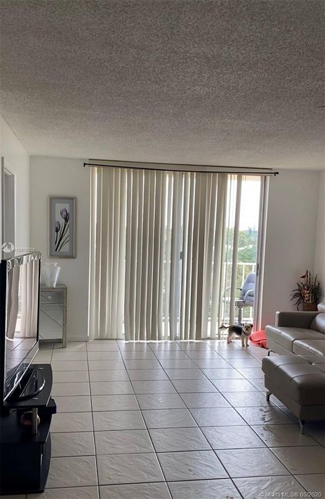 Vendido Recientemente: $102,000 (2 camas, 2 baños, 960 Pies cuadrados)