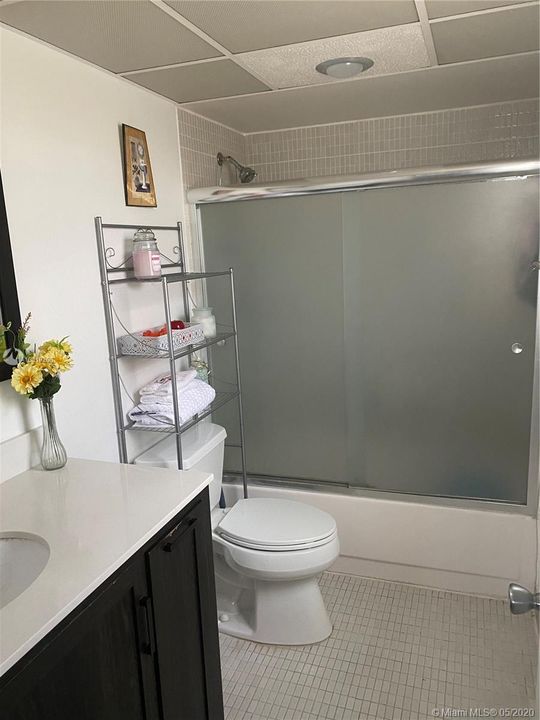 Vendido Recientemente: $102,000 (2 camas, 2 baños, 960 Pies cuadrados)