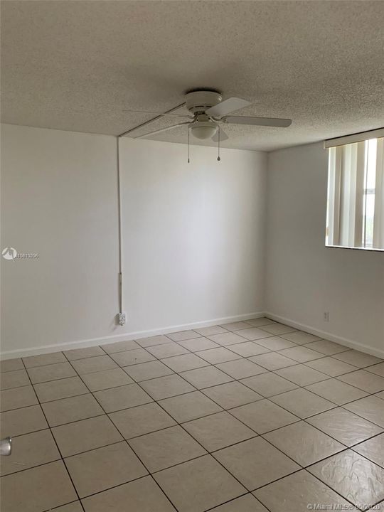 Vendido Recientemente: $102,000 (2 camas, 2 baños, 960 Pies cuadrados)