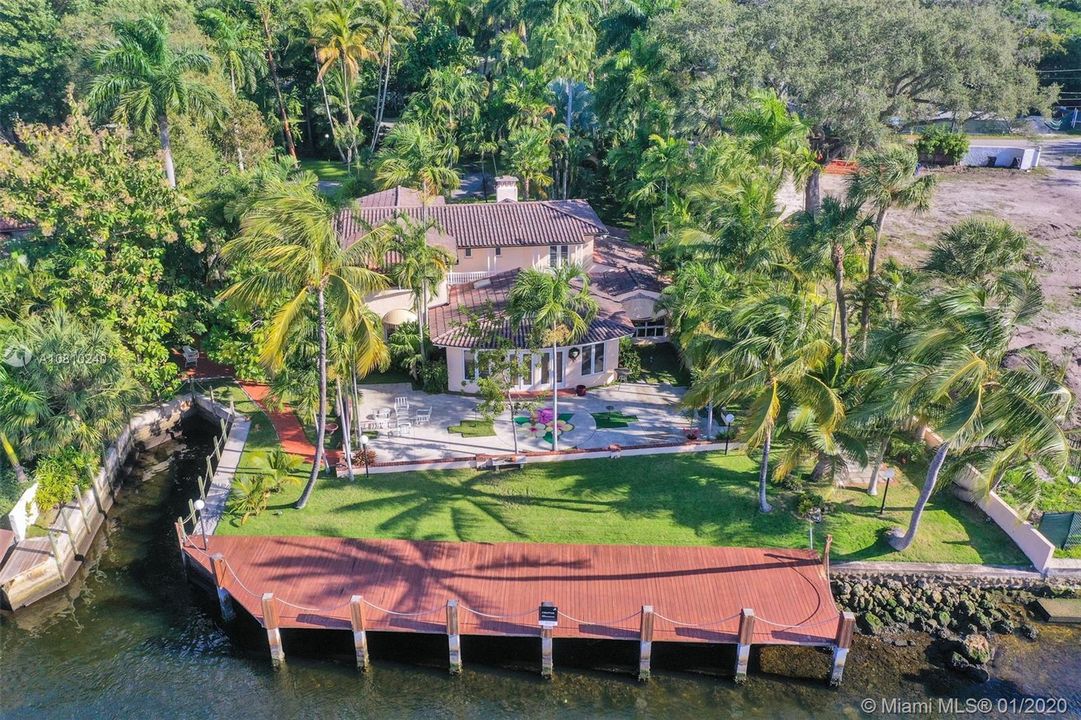 Recently Sold: $4,499,999 (0.61 acres)