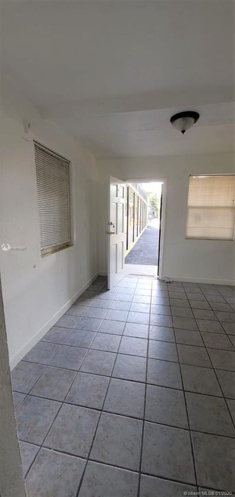 Recently Rented: $1,000 (1 beds, 1 baths, 550 Square Feet)