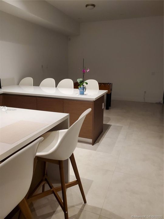 Recently Rented: $15,000 (6 beds, 6 baths, 5368 Square Feet)
