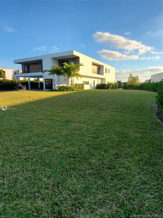 Recently Rented: $15,000 (6 beds, 6 baths, 5368 Square Feet)
