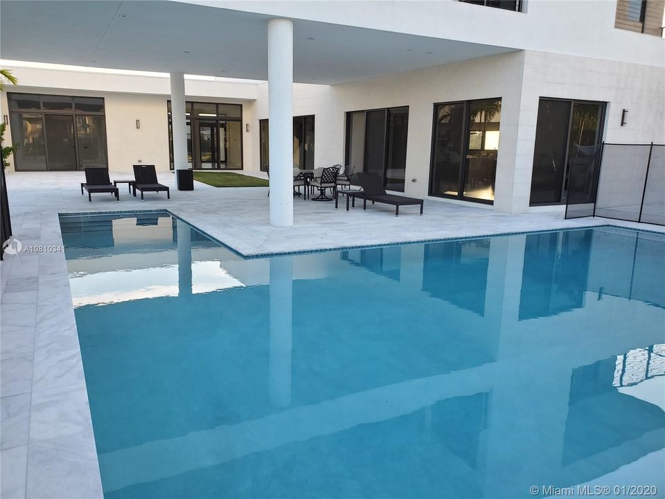 Recently Rented: $15,000 (6 beds, 6 baths, 5368 Square Feet)