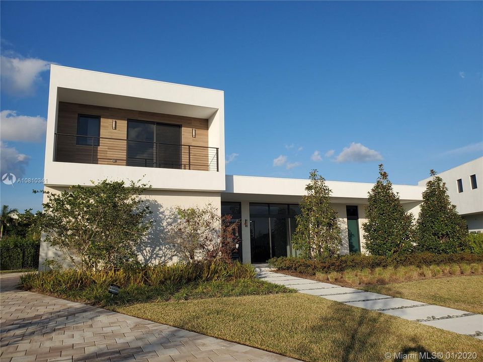 Recently Rented: $15,000 (6 beds, 6 baths, 5368 Square Feet)