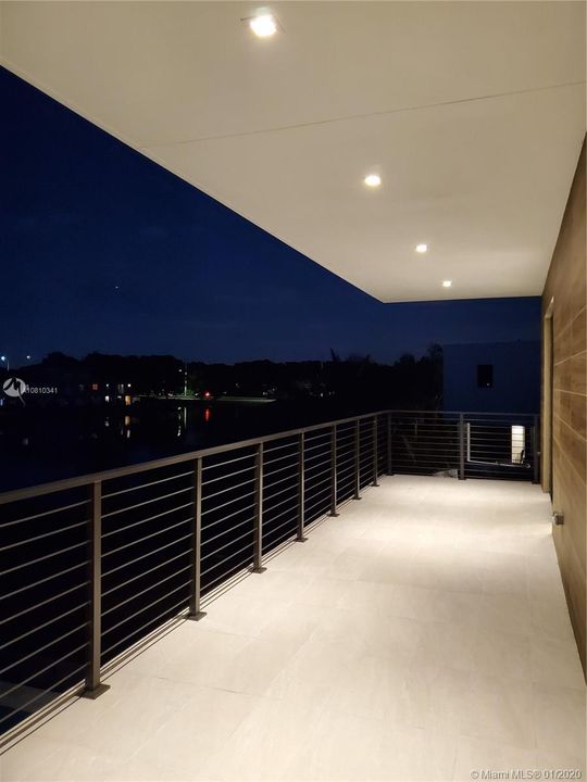 Recently Rented: $15,000 (6 beds, 6 baths, 5368 Square Feet)
