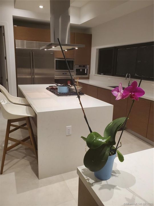 Recently Rented: $15,000 (6 beds, 6 baths, 5368 Square Feet)