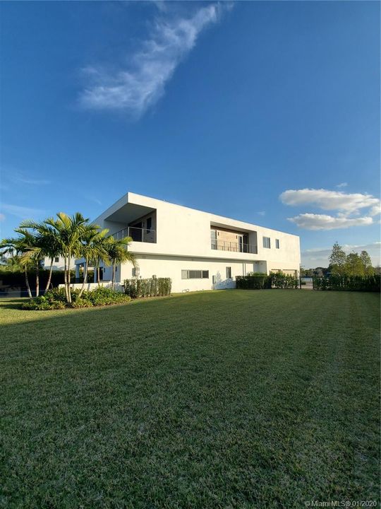 Recently Rented: $15,000 (6 beds, 6 baths, 5368 Square Feet)