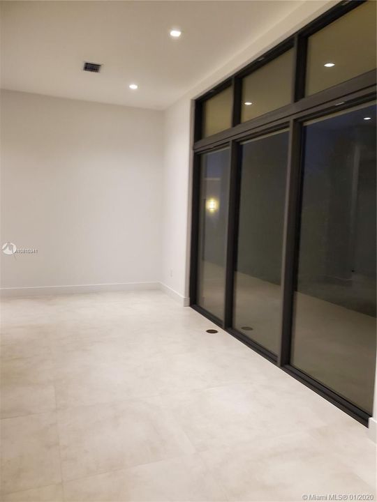 Recently Rented: $15,000 (6 beds, 6 baths, 5368 Square Feet)