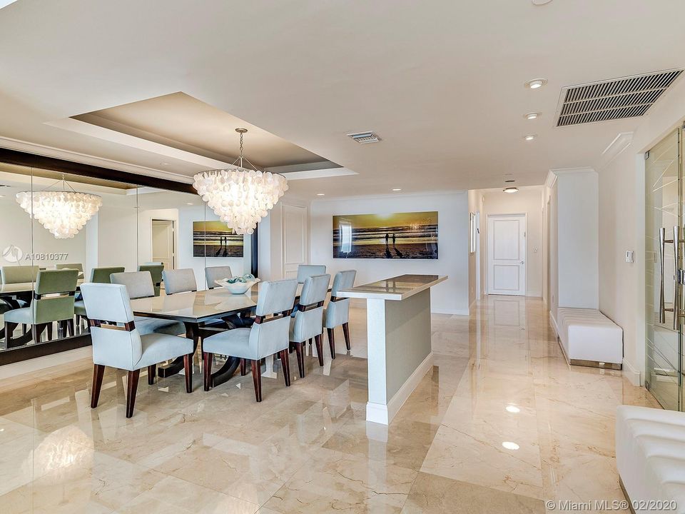 Recently Sold: $2,295,000 (3 beds, 3 baths, 2605 Square Feet)