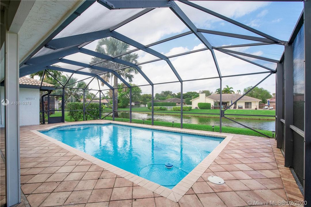 Recently Sold: $459,900 (4 beds, 2 baths, 2304 Square Feet)
