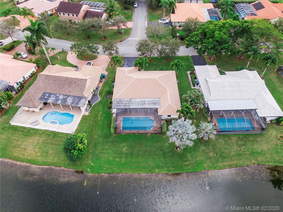 Recently Sold: $459,900 (4 beds, 2 baths, 2304 Square Feet)