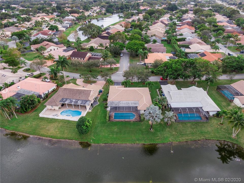 Recently Sold: $459,900 (4 beds, 2 baths, 2304 Square Feet)
