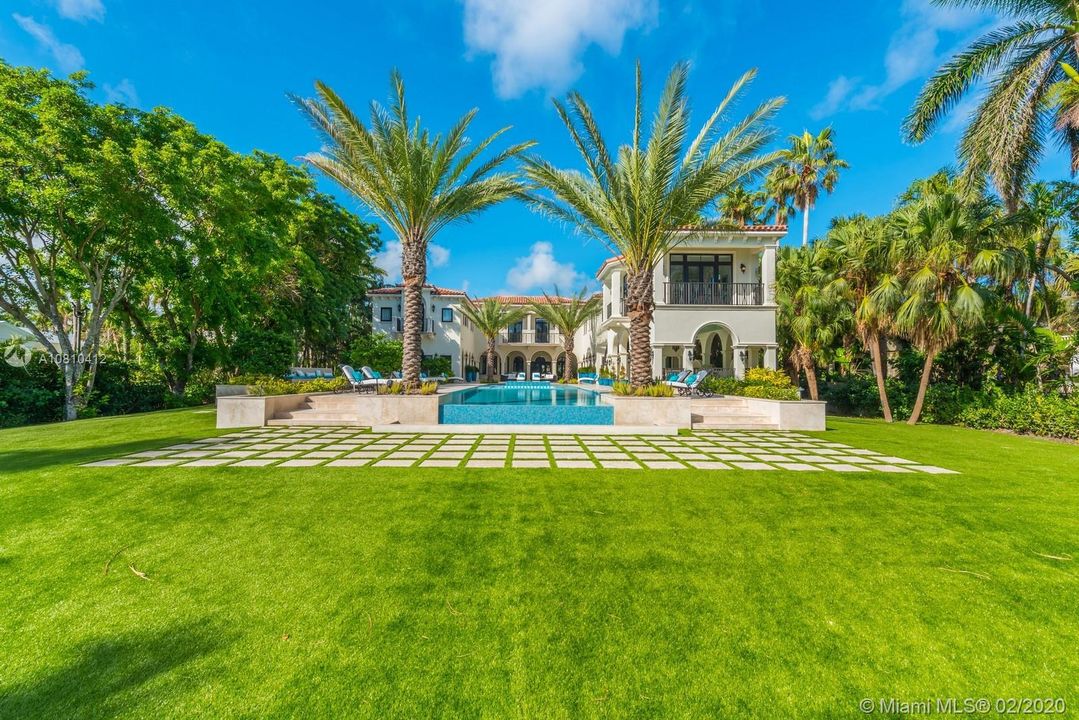 Recently Sold: $21,495,000 (8 beds, 10 baths, 9709 Square Feet)