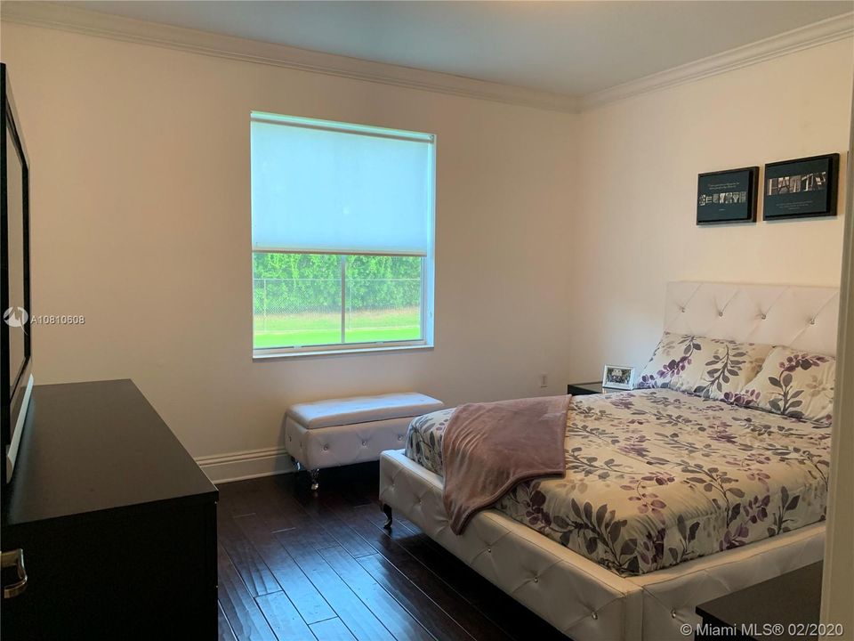 Recently Rented: $5,500 (6 beds, 3 baths, 3318 Square Feet)