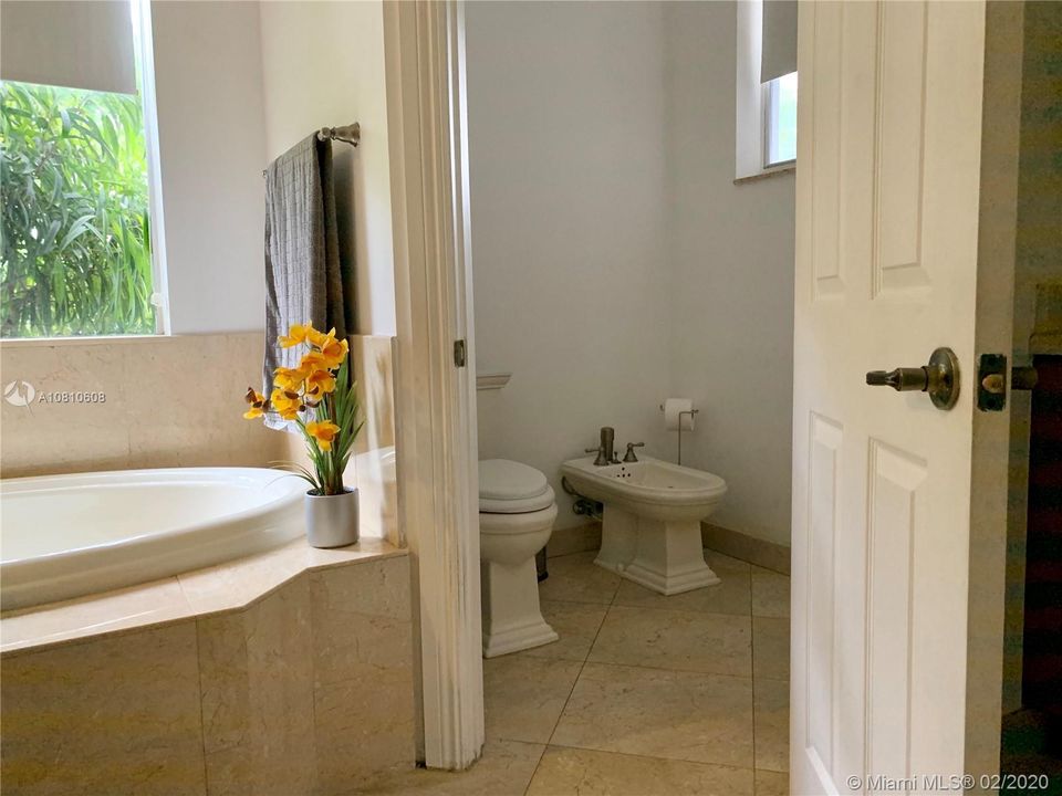 Recently Rented: $5,500 (6 beds, 3 baths, 3318 Square Feet)