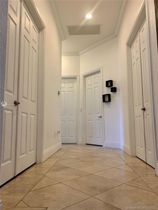 Recently Rented: $5,500 (6 beds, 3 baths, 3318 Square Feet)