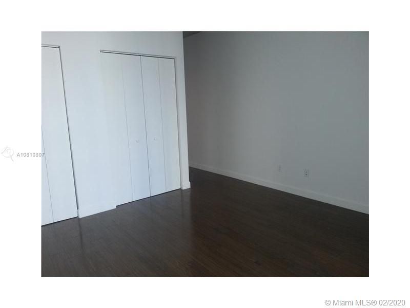 Недавно продано: $338,000 (2 спален, 2 ванн, 1113 Квадратных фут)