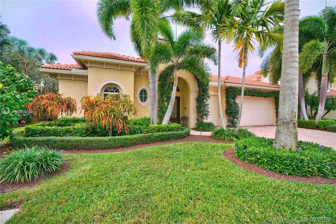Recently Sold: $1,275,000 (4 beds, 3 baths, 3600 Square Feet)