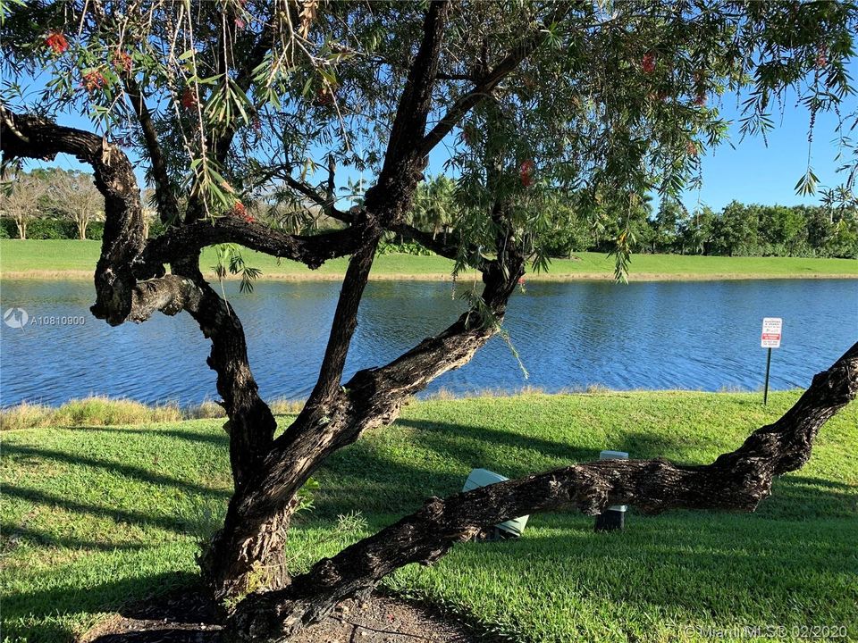 Vendido Recientemente: $299,990 (3 camas, 2 baños, 1151 Pies cuadrados)