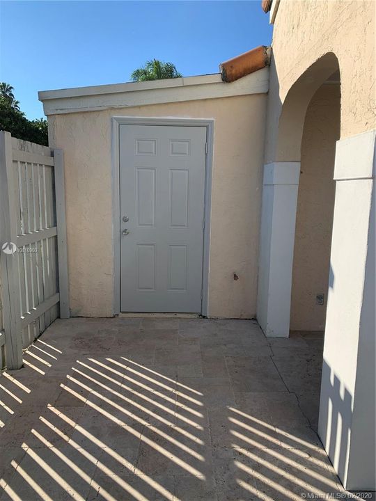 Vendido Recientemente: $299,990 (3 camas, 2 baños, 1151 Pies cuadrados)