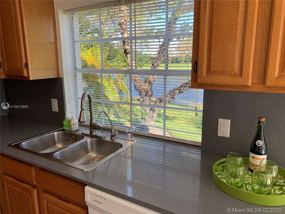 Vendido Recientemente: $299,990 (3 camas, 2 baños, 1151 Pies cuadrados)