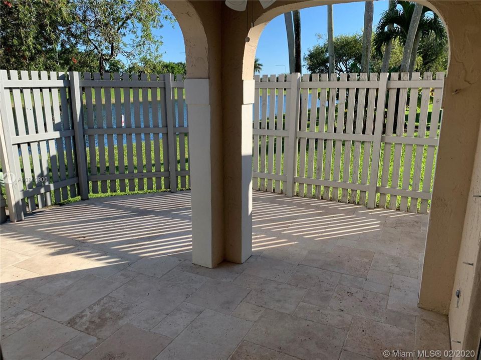 Vendido Recientemente: $299,990 (3 camas, 2 baños, 1151 Pies cuadrados)