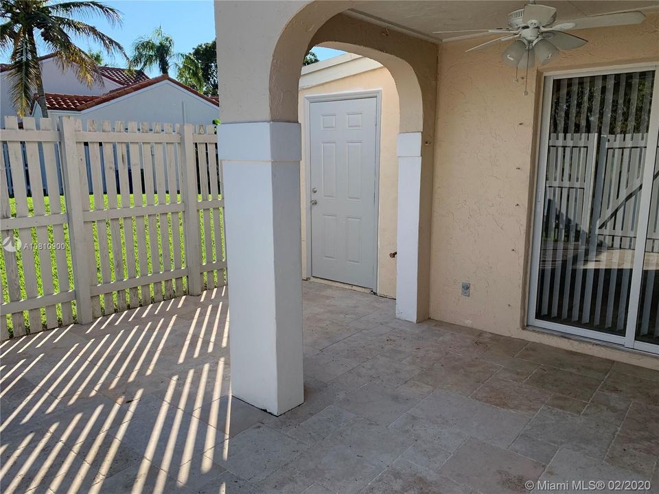 Vendido Recientemente: $299,990 (3 camas, 2 baños, 1151 Pies cuadrados)