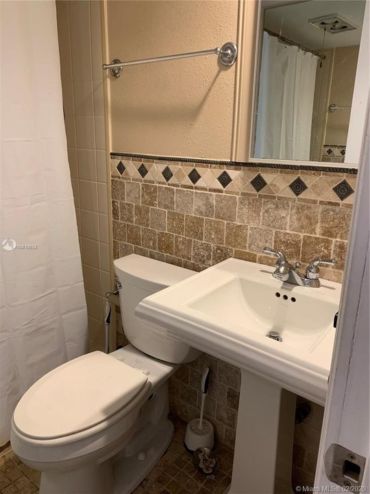 Recently Rented: $1,750 (2 beds, 2 baths, 780 Square Feet)