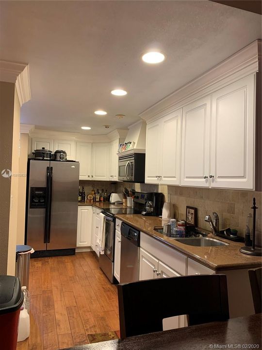 Recently Rented: $1,750 (2 beds, 2 baths, 780 Square Feet)